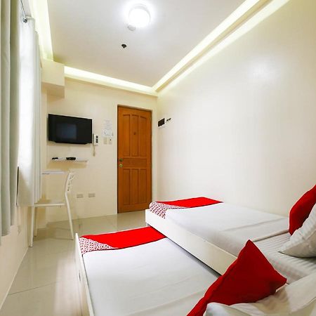 Oyo 783 Freemont Place Paranaque City Exterior photo